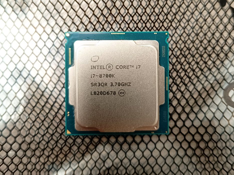 Processador Intel i7 8700K LGA1151 - Excelente desempenho