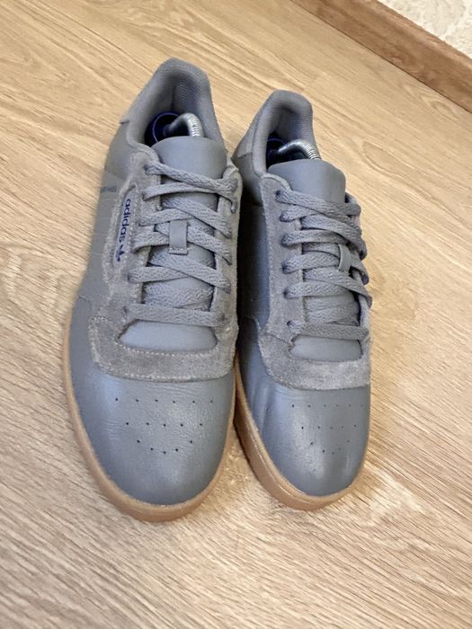 чоловічі кросівки Adidas Powerphase сірого кольору