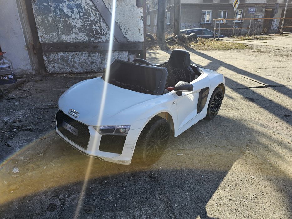 Samochod na akumulator dla Dzieci Audi R8 spider Tuning :)