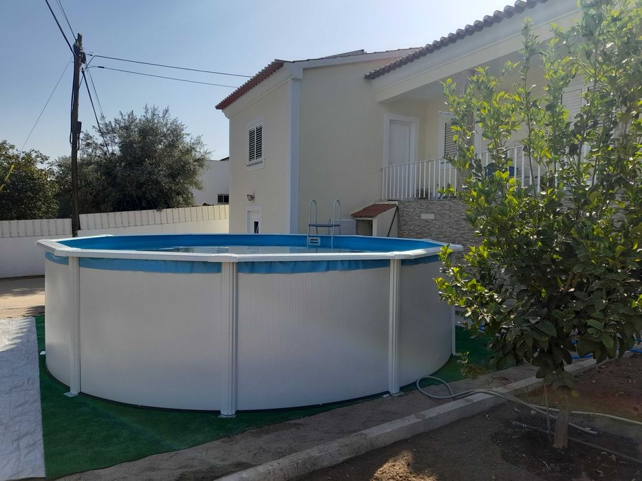 Montagem de piscinas  GRE, TOI (chapa, madeira) relva sintética e Deck