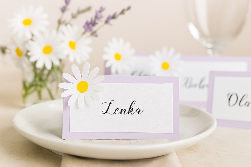 Winietki na stoł dla gości stokrotki fioletowe