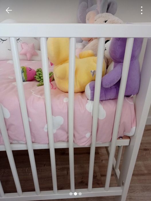 Cama de bebê com colchão