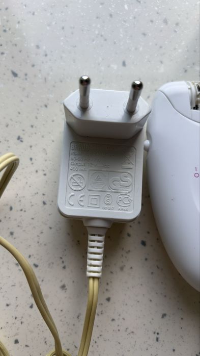 Епілятор Braun Silk-epil 1 SE 1-010 білий з рожевим Б/У