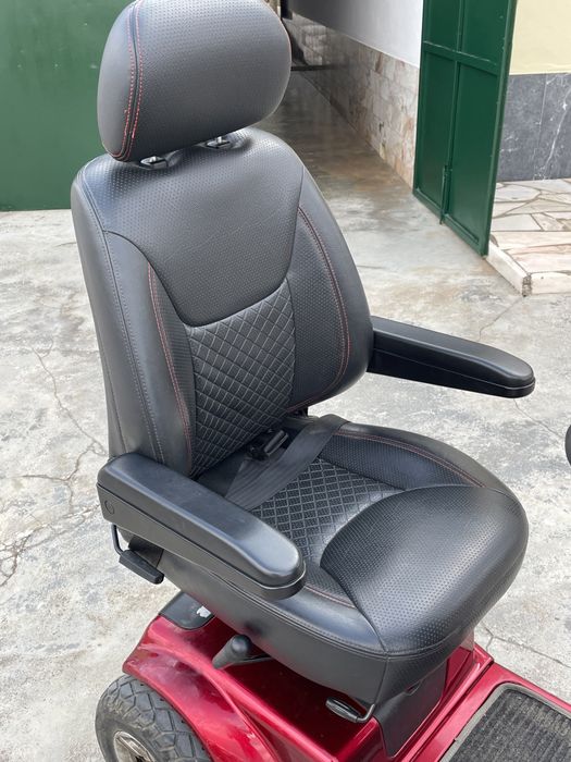 Scooter Midi - moderna e compacta