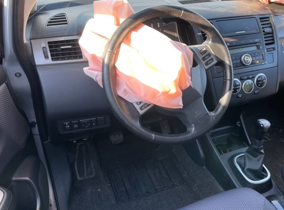 Na części Nissan Tiida 1.6 16v skrzynia 5B lakier K23