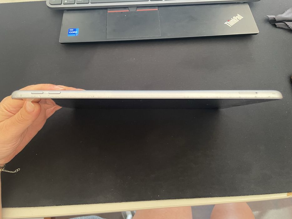 Apple iPad 6 - 32GB + Capa