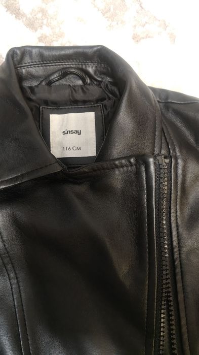 Косухи. Курточки на девочку. Кожанка на девочку. Куртки для двойни