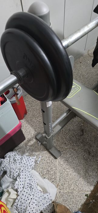 Banco musculação com pesos
