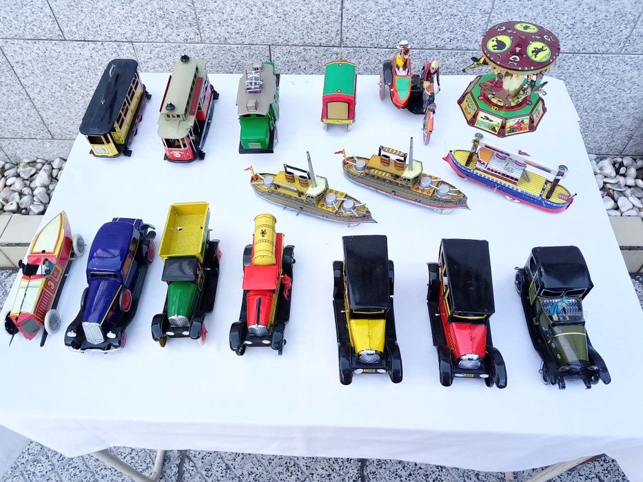 Brinquedos em folha litografados da (Paya)