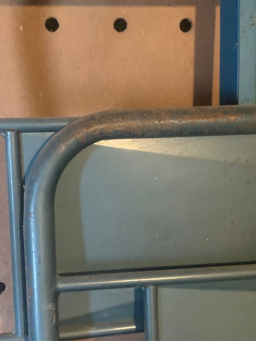 Cama antiga para restaurar + estrado