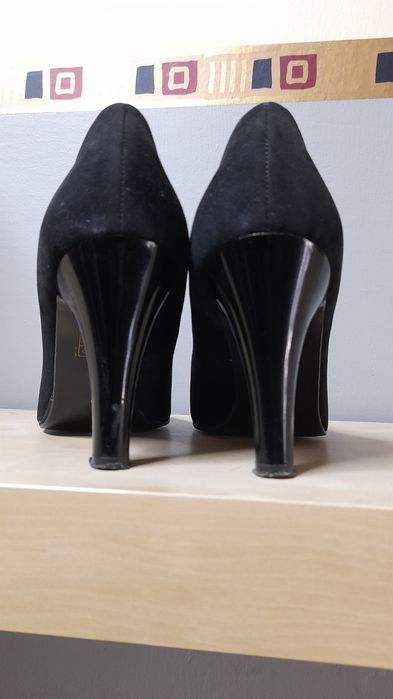Buty na obcasie czarne