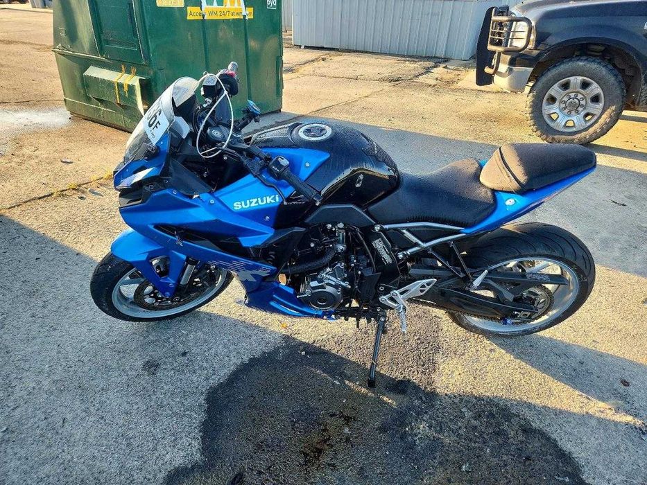 2025 Suzuki GSX-8R
