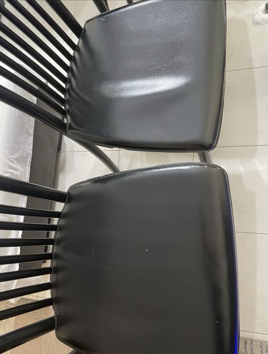 Mesa sala de jantar e cadeiras