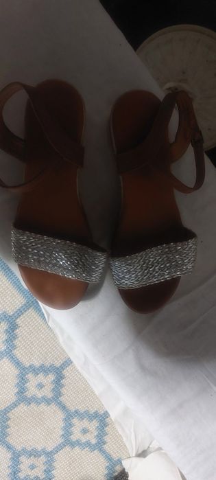 2pares de sandálias 37