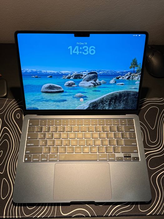 MacBook Air m2 8/256
