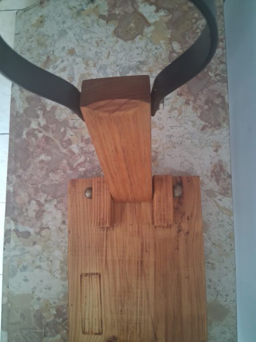 Suporte para presunto em madeira