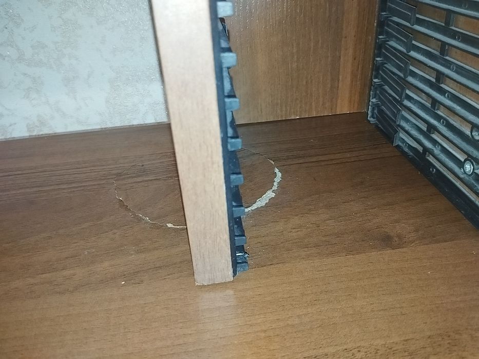 Стіл компютерний