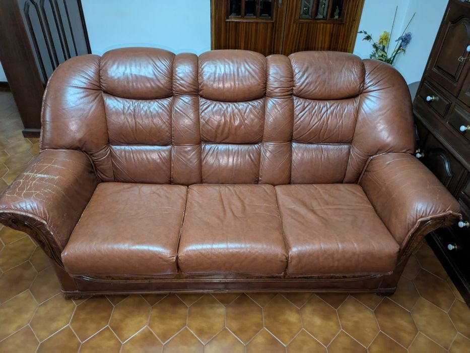 Terno de sofás em pele