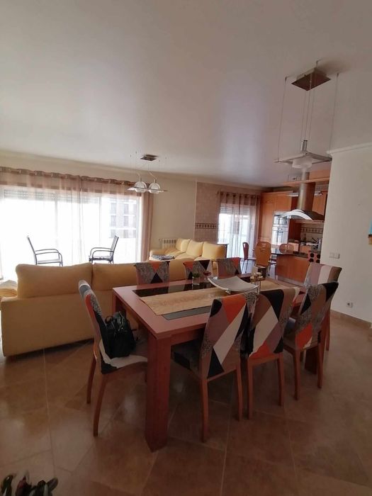 Apartamento T2 para Férias na Nazaré – Em Frente à Praia!