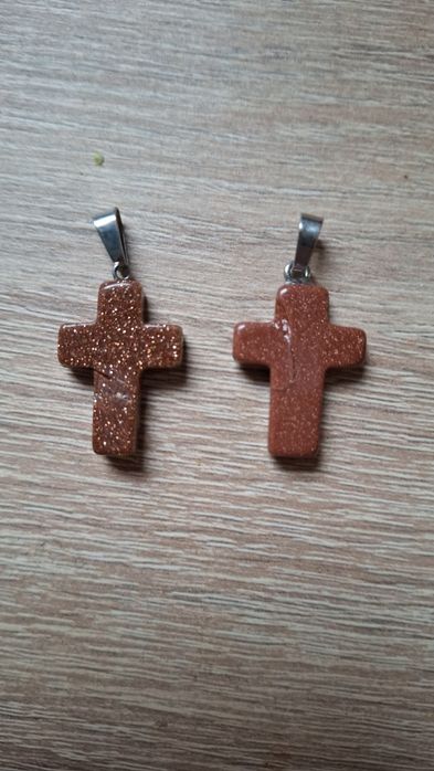 Zawieszki krzyżyki piasek pustyni