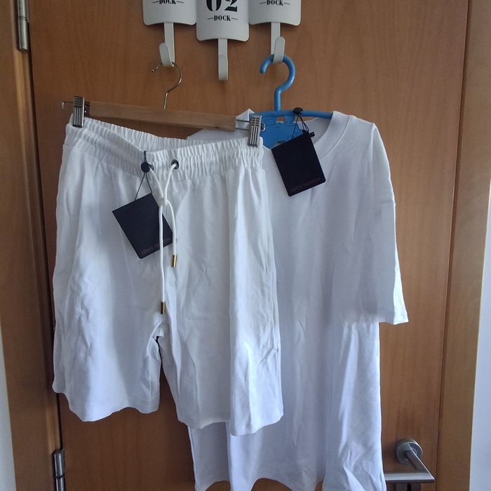 Conjunto Louis Vuitton Homem – T-Shirt + Calções | Verão