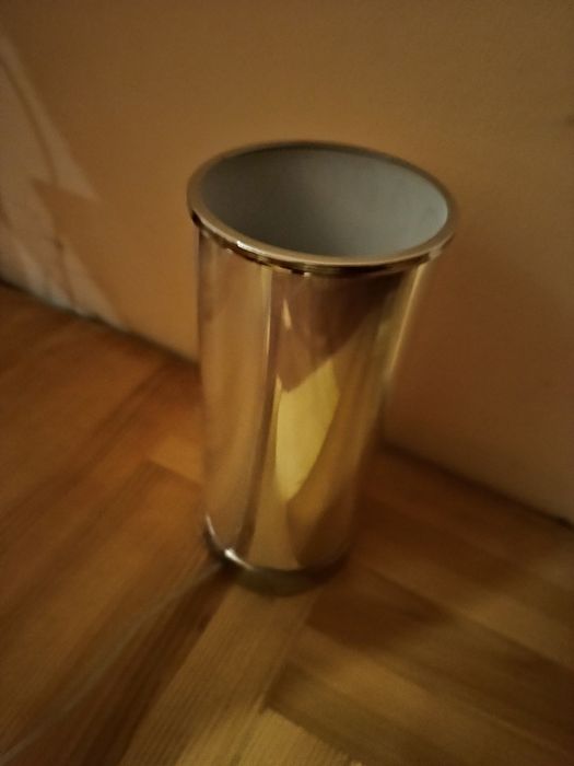Lampa stojąca z żarówką