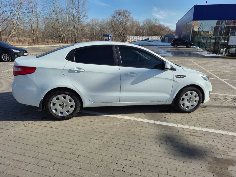 Продам кіа ріо 2013р