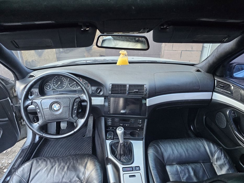 продам е 39 м 57 2002 рік