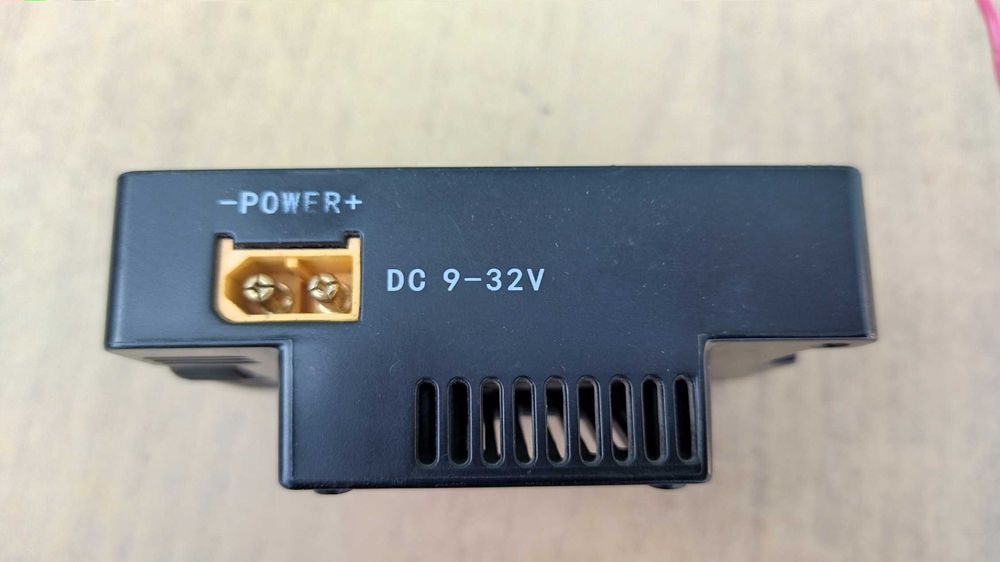 Универсальное знарядное устройство iSDT SC-608 150W 8A