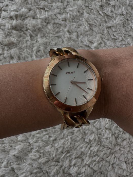 Relógio rose gold DKNY