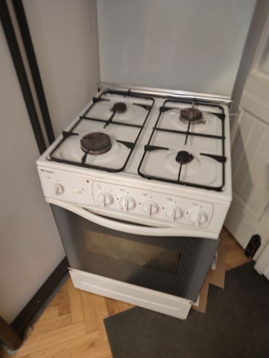 Piekarnik Indesit w srednim stanie