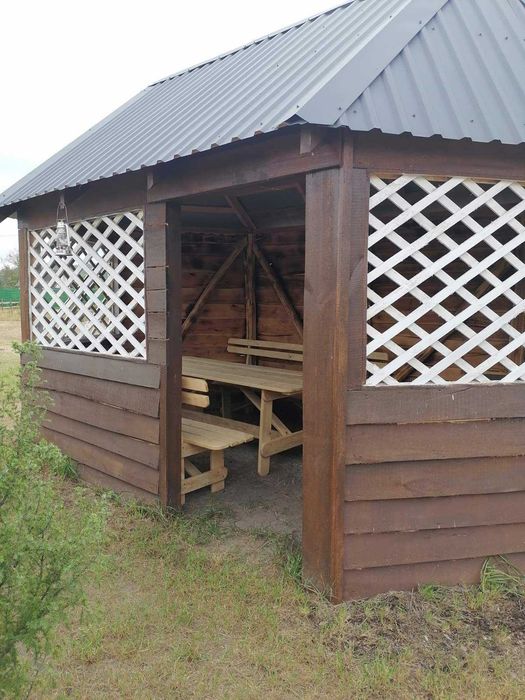 Продається будинок з власною водоймою