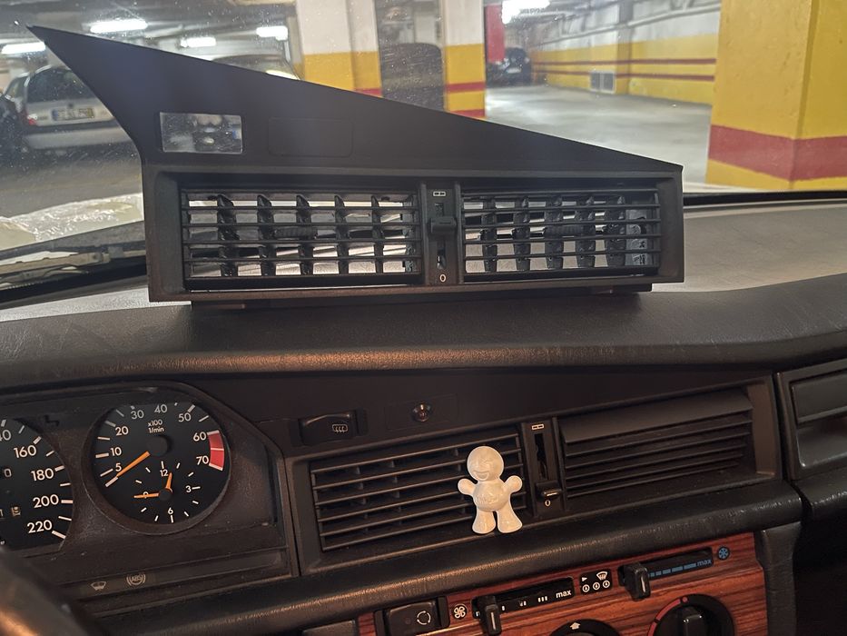 Mercedes 190 W201 grelhas ventilação
