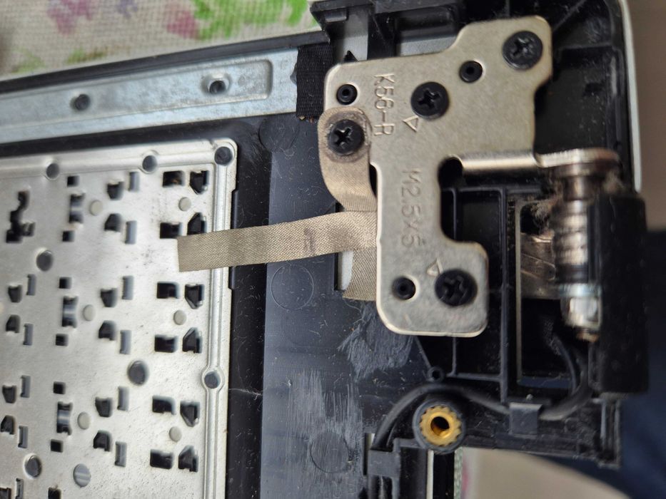 Asus K56cb carcaça com teclado, restantes peças sob consulta