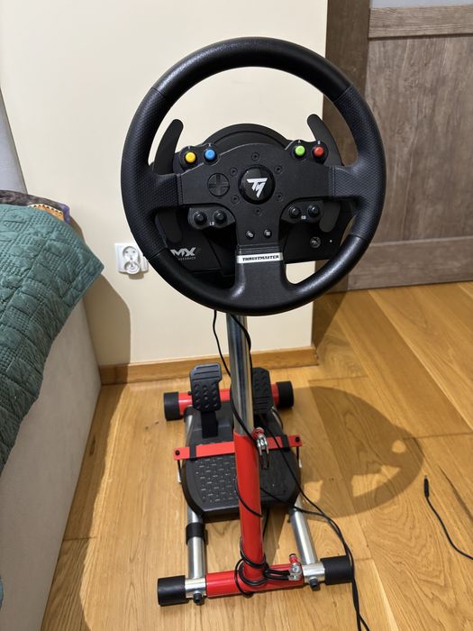 Kierownica thrustmaster force feedback + stojak do xbox series oraz pc
