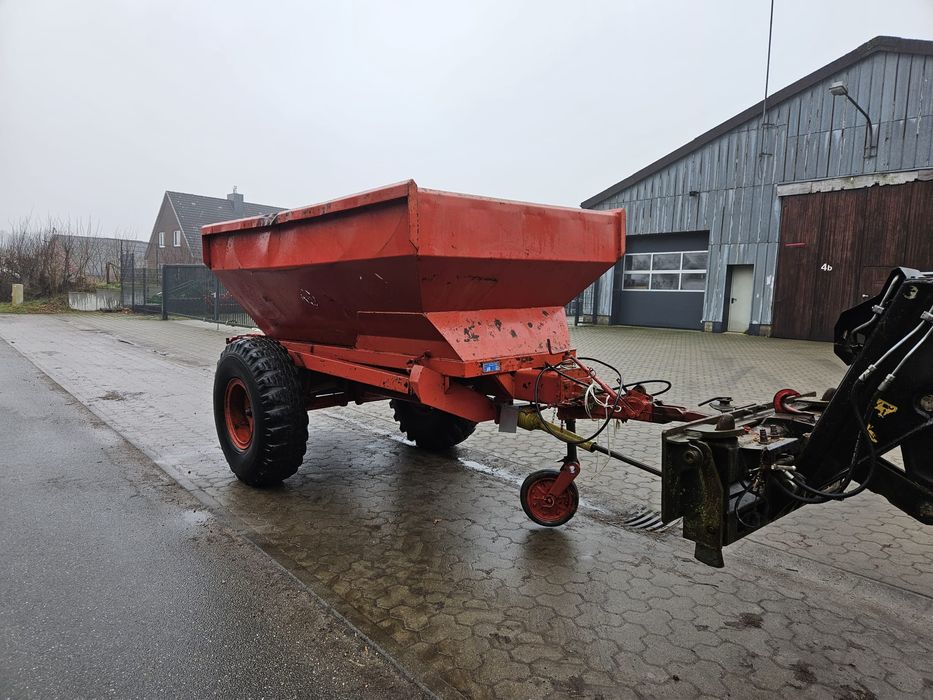 Rozsiewacz wapna bredal 6 ton