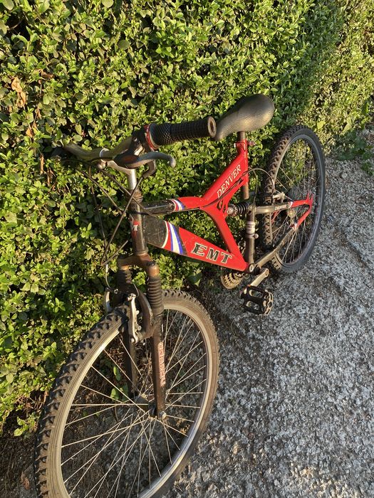 Bicicleta Roda 26 com suspensão central