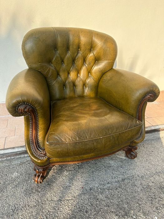 Крісло з натуральної шкіри