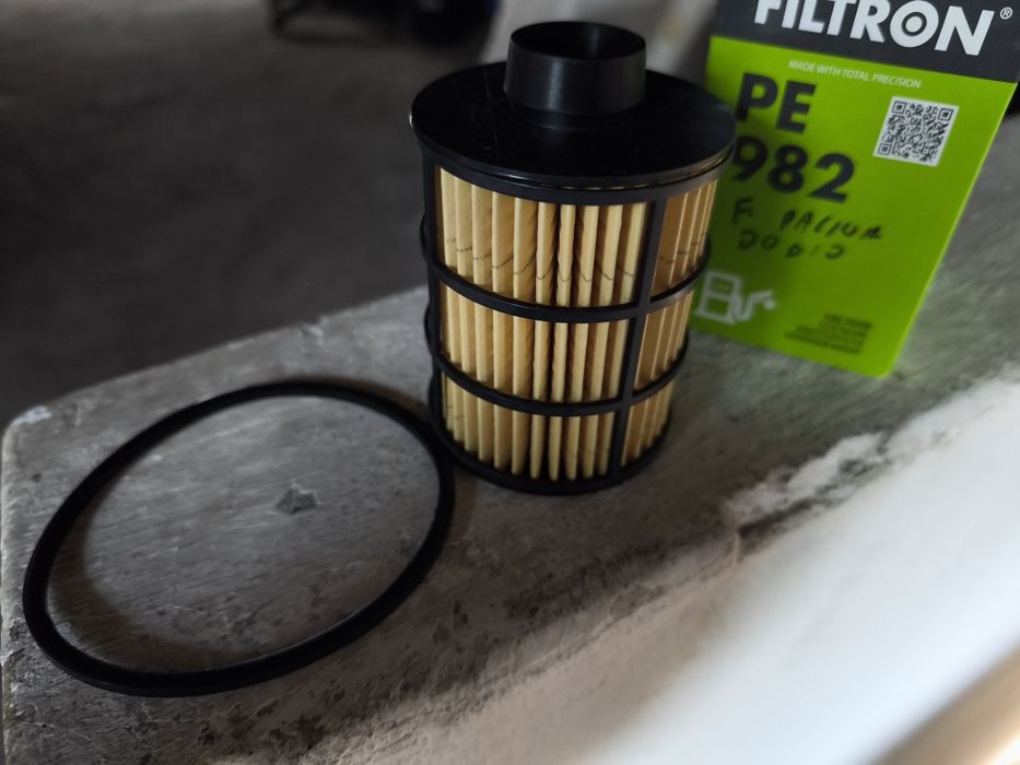 PE 982 filtr paliwa Filtron