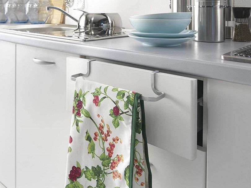 wieszak na ręcznik ścierkę na drzwiczki swiss