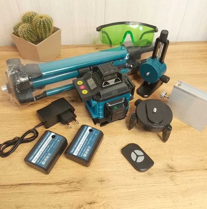 Лазерный уровень 16 линий зелёный + 2 АКБ, штатив, кейс, USB зарядка