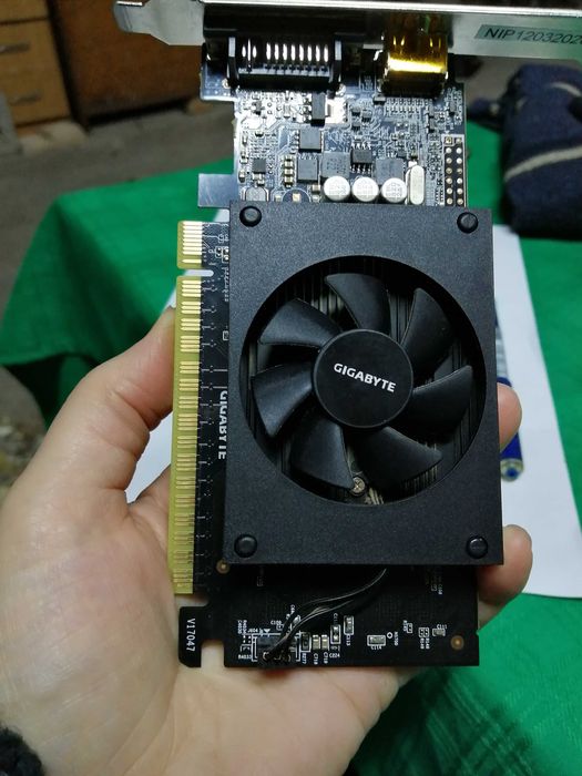 Selling GPU in Good Condition64551606369153121