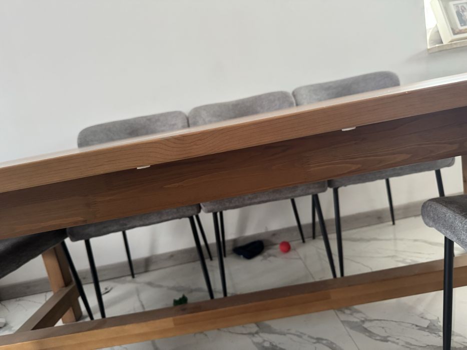 Stół z litego drewna Ikea