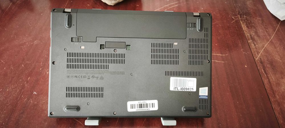 Lenovo ThinkPad A275 | AMD | 8GB RAM | 256GB SSD | Teclado PT | Carregador incluído