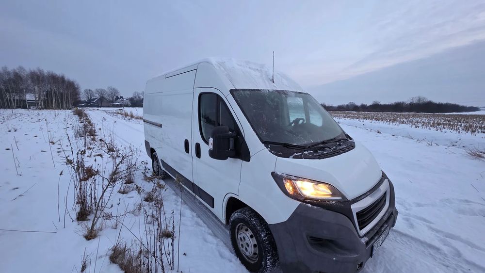Peugeot Boxer  L2H2 nowy model 330tyś.km blaszak garaż klima elektryka