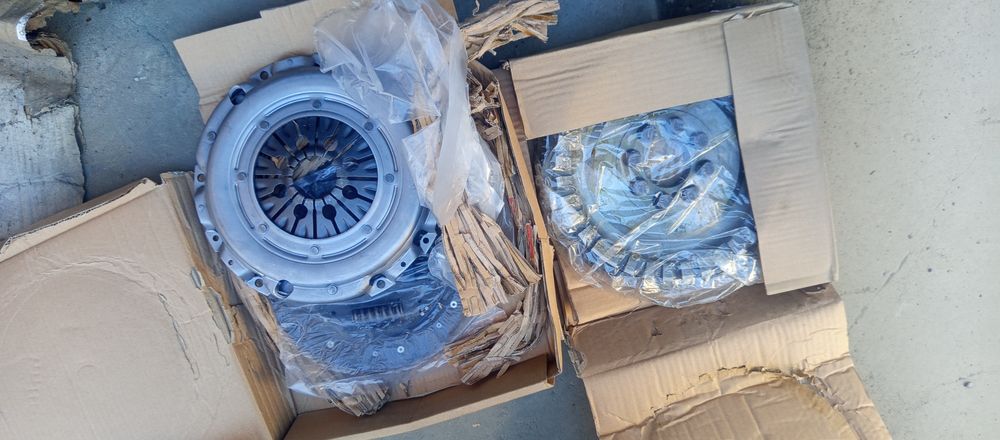 Silnik ze skrzynią biegów