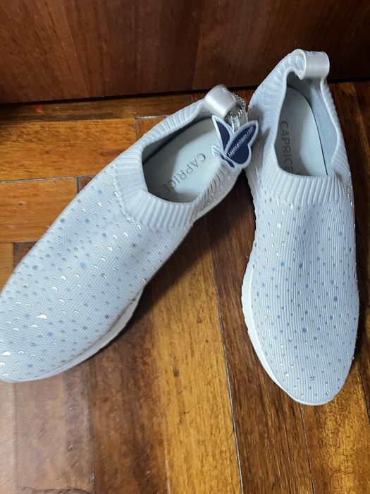 Світло-сірі жіночі сліпони Caprice