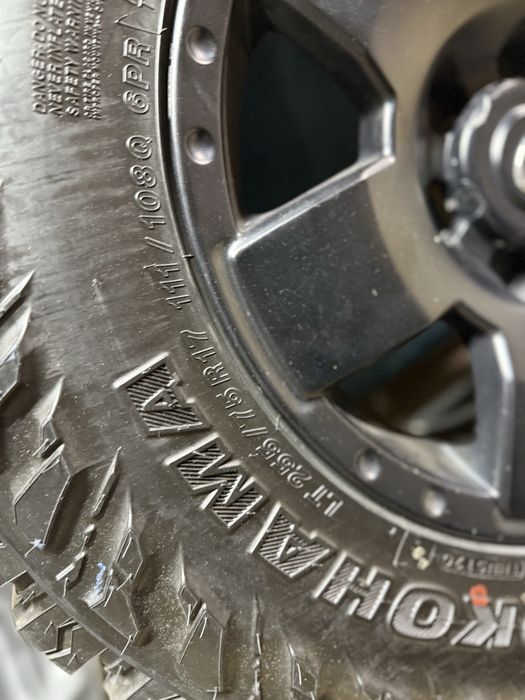 Toyota FJ Cruiser 4Runner Prado Hilux диски та шини мт 255/70R17