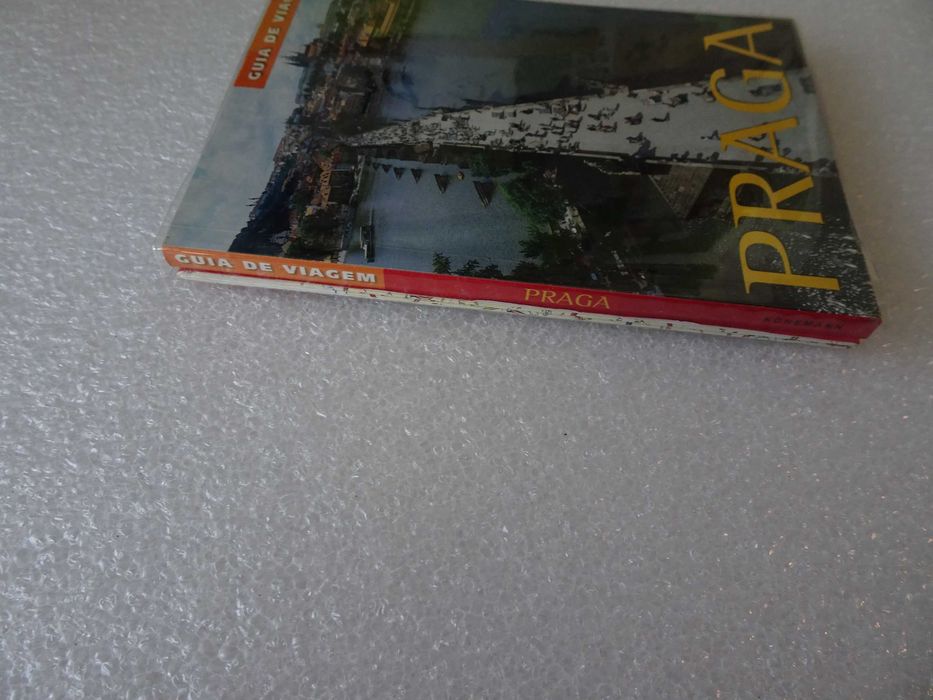 Livro Guia de viagem - Guia Turístico Praga (Inclui mapa)