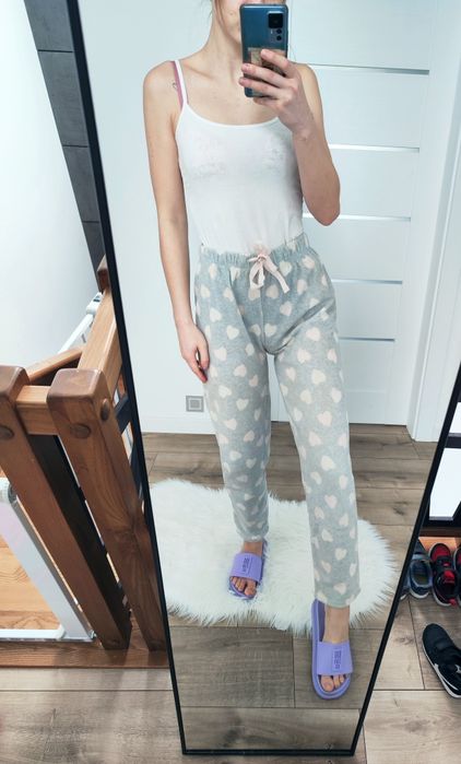 Komplet spodnie serszuka i podkoszulek biały